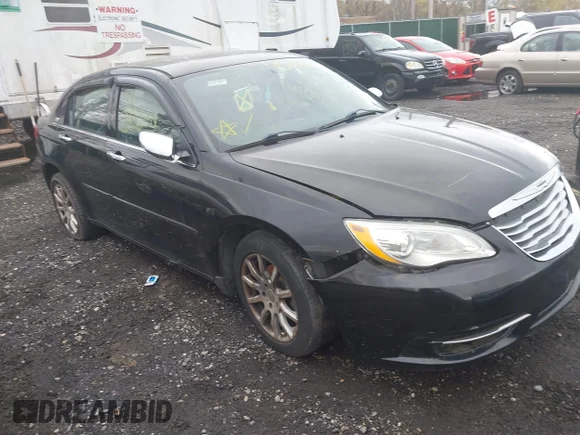 ✅ 2014 Chrysler 200 Limited • VIN: 1C3CCBCG8EN157041 • Лот: 45008832. Опубликован ранее на IAAI с пробегом Не указан. Бесплатный доступ к архиву аукционных продаж из США и подробный отчёт об истории автомобиля на DreamBid. Изображение 1.