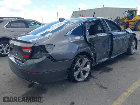 ✅ 2018 Honda Accord Touring • VIN: 1HGCV2F92JA029805 • Lot: 44963085. Wystawiony na IAAI z przebiegiem 98 144 mil. Bezpłatny archiwum sprzedaży aukcyjnych z USA i szczegółowy raport historii pojazdu na DreamBid. Zdjęcie 4.