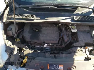 ✅ 2017 Ford Escape SE • VIN: 1FMCU9GD8HUD94507 • Лот: 82694025. Опубликован ранее на Copart с пробегом 106 290 миль. Бесплатный доступ к архиву аукционных продаж из США и подробный отчёт об истории автомобиля на DreamBid. Изображение 15.