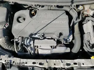 ✅ 2018 Chevrolet Cruze LT • VIN: 1G1BE5SM1J7137179 • Lot: 84255615. Wystawiony na Copart z przebiegiem 130 311 mil. Bezpłatny archiwum sprzedaży aukcyjnych z USA i szczegółowy raport historii pojazdu na DreamBid. Zdjęcie 13.