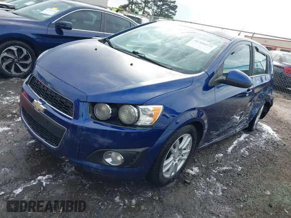 ✅ 2014 Chevrolet Sonic LT • VIN: 1G1JC6SHXE4151759 • Lot: 41360175. Wystawiony na IAAI z przebiegiem 210 148 mil. Bezpłatny archiwum sprzedaży aukcyjnych z USA i szczegółowy raport historii pojazdu na DreamBid. Zdjęcie 2.