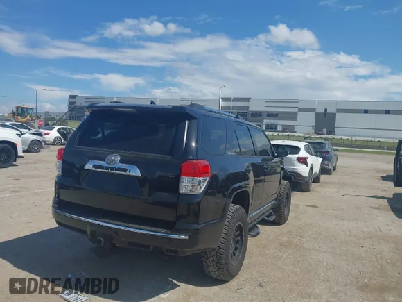 ✅ 2013 Toyota 4Runner Limited • VIN: JTEZU5JR8D5060893 • Лот: 45196822. Опубліковано раніше на IAAI з пробігом 163 672 миль. Безкоштовний доступ до архіву аукціонних продажів зі США та докладний звіт про історію автомобіля на DreamBid. Зображення 4.