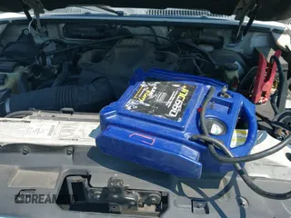 ✅ 2000 Ford Explorer XLT • VIN: 1FMDU63E6YUA99374 • Lot: 43176928. Wystawiony na IAAI z przebiegiem 308 100 mil. Bezpłatny archiwum sprzedaży aukcyjnych z USA i szczegółowy raport historii pojazdu na DreamBid. Zdjęcie 12.