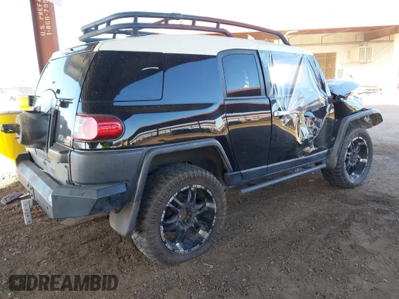 ✅ 2010 Toyota FJ Cruiser • VIN: JTEBU4BF0AK096431 • Lot: 43487278. Wystawiony na IAAI z przebiegiem 184 046 mil. Bezpłatny archiwum sprzedaży aukcyjnych z USA i szczegółowy raport historii pojazdu na DreamBid. Zdjęcie 4.