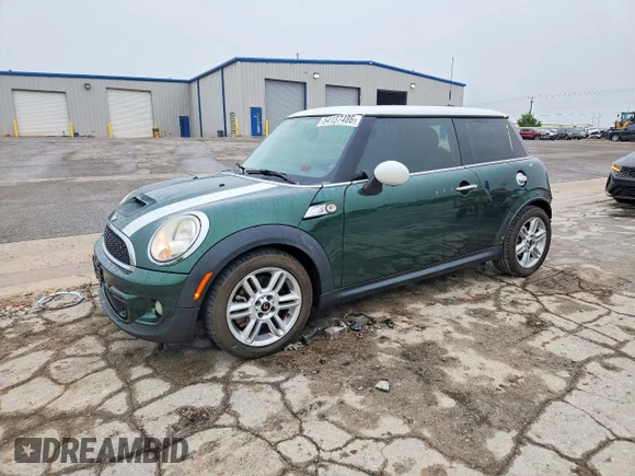 ✅ 2013 MINI Hardtop S • VIN: WMWSV3C5XDT389511 • Lot: 54157486. Listed on Copart with 125,273 mi. Free auction sales archive from the USA and detailed vehicle history report at DreamBid. Image 1.