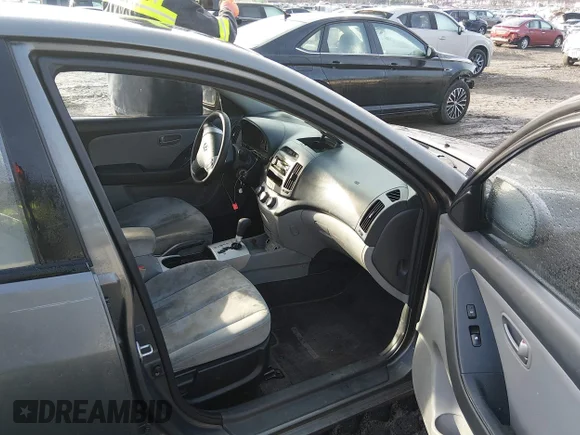 ✅ 2008 Hyundai Elantra GLS • VIN: KMHDU46D98U502450 • Lot: 44495523. Wystawiony na IAAI z przebiegiem 236 205 mil. Bezpłatny archiwum sprzedaży aukcyjnych z USA i szczegółowy raport historii pojazdu na DreamBid. Zdjęcie 5.
