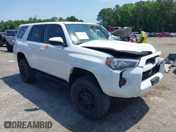 ✅ 2020 Toyota 4Runner SR5 • VIN: JTEBU5JRXL5790319 • Lot: 42286390. Wystawiony na IAAI z przebiegiem 74 882 mil. Bezpłatny archiwum sprzedaży aukcyjnych z USA i szczegółowy raport historii pojazdu na DreamBid. Zdjęcie 1.