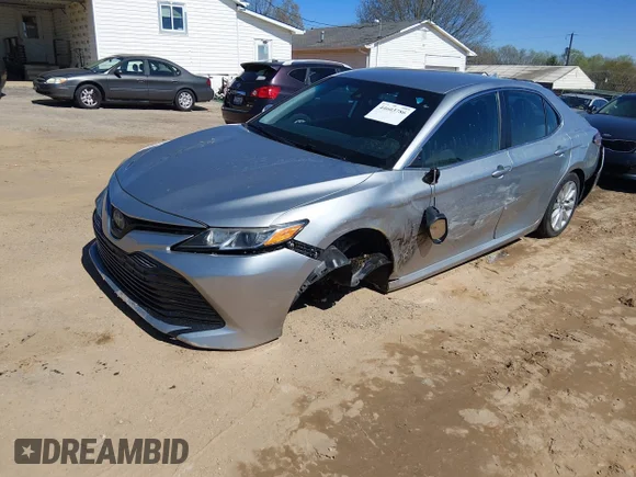 ✅ 2020 Toyota Camry LE • VIN: 4T1C11AK8LU882088 • Lot: 44603786. Wystawiony na IAAI z przebiegiem 147 121 mil. Bezpłatny archiwum sprzedaży aukcyjnych z USA i szczegółowy raport historii pojazdu na DreamBid. Zdjęcie 2.