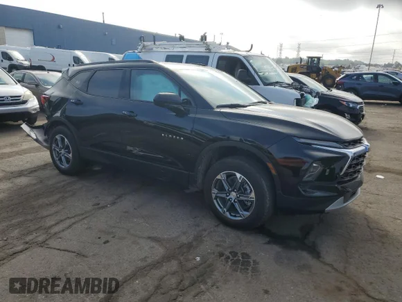 ✅ 2024 Chevrolet Blazer LT • VIN: 3GNKBCR45RS237557 • Lot: 72339164. Wystawiony na Copart z przebiegiem 6 081 mil. Bezpłatny archiwum sprzedaży aukcyjnych z USA i szczegółowy raport historii pojazdu na DreamBid. Zdjęcie 4.