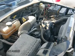 ✅ 2006 Jeep Liberty Sport • VIN: 1J4GK48K76W205501 • Лот: 43044281. Опубликован ранее на IAAI с пробегом 203 817 миль. Бесплатный доступ к архиву аукционных продаж из США и подробный отчёт об истории автомобиля на DreamBid. Изображение 12.