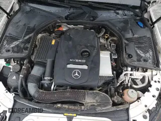 ✅ 2018 Mercedes-Benz C 350e • VIN: 55SWF4HB5JU246615 • Лот: 68667535. Опубликован ранее на Copart с пробегом 116 494 миль. Бесплатный доступ к архиву аукционных продаж из США и подробный отчёт об истории автомобиля на DreamBid. Изображение 13.