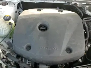 ✅ 2021 Volvo XC40 R-Design • VIN: YV4162UM8M2482851 • Lot: 81782715. Wystawiony na Copart z przebiegiem 49 034 mil. Bezpłatny archiwum sprzedaży aukcyjnych z USA i szczegółowy raport historii pojazdu na DreamBid. Zdjęcie 17.