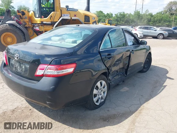 ✅ 2010 Toyota Camry LE • VIN: 4T1BF3EK3AU524753 • Lot: 45184135. Wystawiony na IAAI z przebiegiem 202 961 mil. Bezpłatny archiwum sprzedaży aukcyjnych z USA i szczegółowy raport historii pojazdu na DreamBid. Zdjęcie 4.
