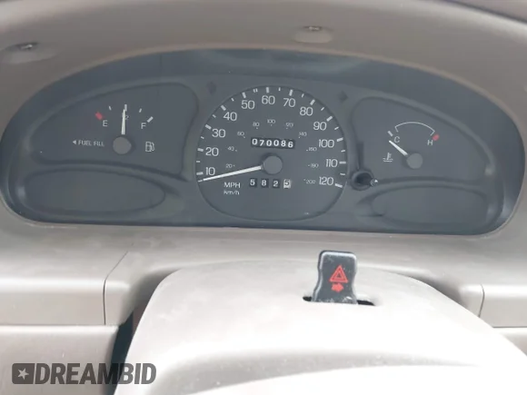 ✅ 2002 Ford Escort Fleet Standard • VIN: 3FAFP13P52R162283 • Лот: 43153149. Опубліковано раніше на IAAI з пробігом 70 086 миль. Безкоштовний доступ до архіву аукціонних продажів зі США та докладний звіт про історію автомобіля на DreamBid. Зображення 7.
