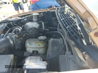 2004 Chevrolet Blazer Fleet z VIN 1GNCS13X34K154273, wystawiony jako IAAI lot #42110950 z przebiegiem 216 416 mil mil oraz . Historia ofert i sprzedaży dostępna na DreamBid. Obrazek 19.