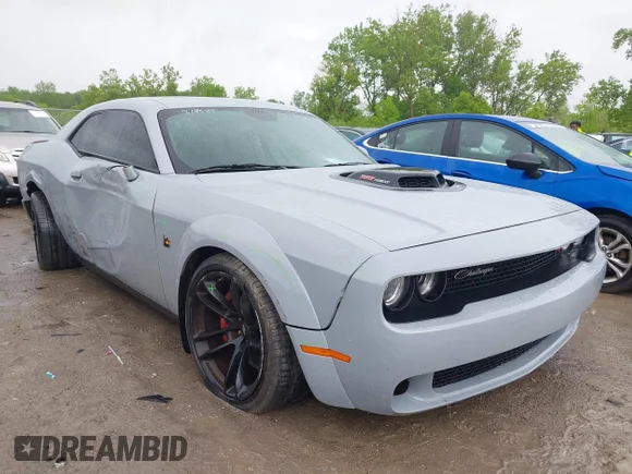 ✅ 2022 Dodge Challenger R/T Scat Pack • VIN: 2C3CDZFJ0NH226875 • Lot: 42299782. Wystawiony na IAAI z przebiegiem 28 200 mil. Bezpłatny archiwum sprzedaży aukcyjnych z USA i szczegółowy raport historii pojazdu na DreamBid. Zdjęcie 1.