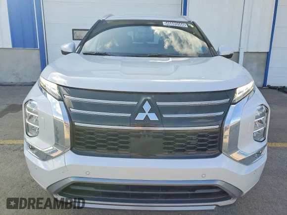✅ 2025 Mitsubishi Outlander SEL • VIN: JA4J4WA85SZ622957 • Lot: 46885566. Wystawiony na Copart z przebiegiem 39 638 mil. Bezpłatny archiwum sprzedaży aukcyjnych z USA i szczegółowy raport historii pojazdu na DreamBid. Zdjęcie 5.