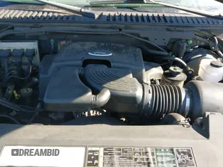 ✅ 2004 Ford Expedition Special Service • VIN: 1FMFU16L04LA43940 • Lot: 43574344. Wystawiony na IAAI z przebiegiem 179 519 mil. Bezpłatny archiwum sprzedaży aukcyjnych z USA i szczegółowy raport historii pojazdu na DreamBid. Zdjęcie 13.