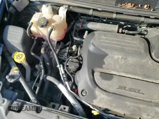 ✅ 2019 Chrysler Pacifica Touring Plus • VIN: 2C4RC1FG2KR567702 • Лот: 71905195. Опубликован ранее на Copart с пробегом 104 956 миль. Бесплатный доступ к архиву аукционных продаж из США и подробный отчёт об истории автомобиля на DreamBid. Изображение 17.