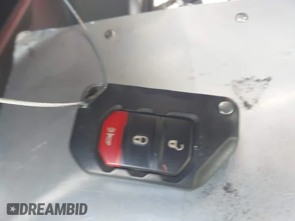 ✅ 2021 Jeep Wrangler Unlimited Sahara • VIN: 1C4HJXEN5MW530996 • Lot: 43725028. Wystawiony na IAAI z przebiegiem 49 962 mil. Bezpłatny archiwum sprzedaży aukcyjnych z USA i szczegółowy raport historii pojazdu na DreamBid. Zdjęcie 11.