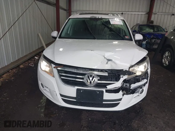 ✅ 2011 Volkswagen Tiguan S • VIN: WVGAV7AX4BW550453 • Lot: 41598664. Wystawiony na IAAI z przebiegiem 73 281 mil. Bezpłatny archiwum sprzedaży aukcyjnych z USA i szczegółowy raport historii pojazdu na DreamBid. Zdjęcie 6.