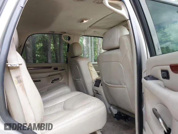 ✅ 2004 Cadillac Escalade • VIN: 1GYEK63NX4R224527 • Lot: 43147793. Wystawiony na IAAI z przebiegiem 210 700 mil. Bezpłatny archiwum sprzedaży aukcyjnych z USA i szczegółowy raport historii pojazdu na DreamBid. Zdjęcie 8.