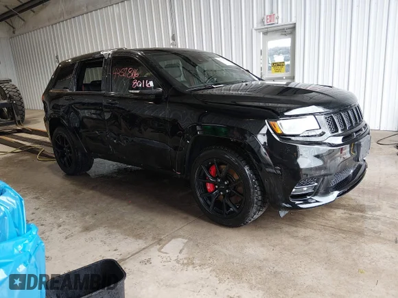 ✅ 2020 Jeep Grand Cherokee SRT • VIN: 1C4RJFDJ0LC264770 • Lot: 44528016. Wystawiony na IAAI z przebiegiem 34 118 mil. Bezpłatny archiwum sprzedaży aukcyjnych z USA i szczegółowy raport historii pojazdu na DreamBid. Zdjęcie 1.