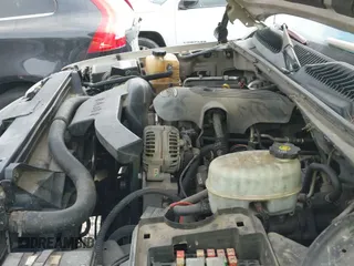 ✅ 2005 GMC Yukon SLT • VIN: 1GKEC13TX5J104235 • Lot: 41574343. Listed on IAAI with 291,358 mi. Free auction sales archive from the USA and detailed vehicle history report at DreamBid. Image 12.