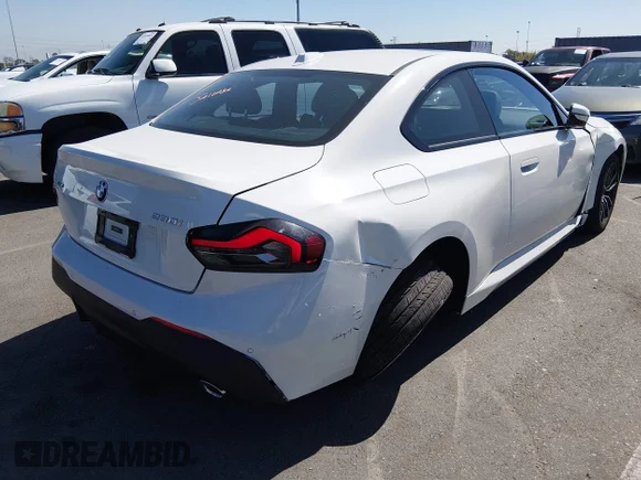 ✅ 2026 BMW 2 Series 230i xDrive • VIN: 3MW33CM06T8G27020 • Лот: 45558202. Опубліковано раніше на IAAI з пробігом 8 200 миль. Безкоштовний доступ до архіву аукціонних продажів зі США та докладний звіт про історію автомобіля на DreamBid. Зображення 4.