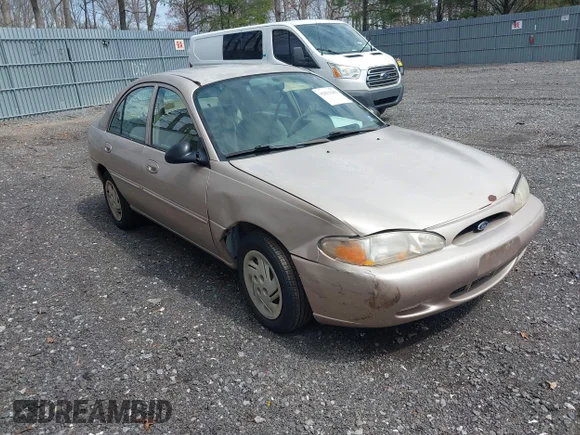 ✅ 1998 Ford Escort SE • VIN: 1FAFP13P5WW260085 • Лот: 42032363. Опубліковано раніше на IAAI з пробігом 93 084 миль. Безкоштовний доступ до архіву аукціонних продажів зі США та докладний звіт про історію автомобіля на DreamBid. Зображення 1.
