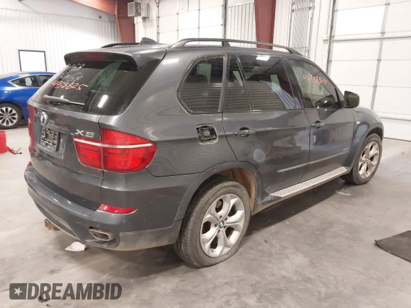 ✅ 2011 BMW X5 50i • VIN: 5UXZV8C55BL422053 • Lot: 44958825. Wystawiony na IAAI z przebiegiem 158 134 mil. Bezpłatny archiwum sprzedaży aukcyjnych z USA i szczegółowy raport historii pojazdu na DreamBid. Zdjęcie 4.