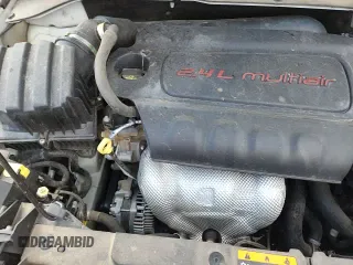 ✅ 2018 Jeep Renegade Sport • VIN: ZACCJBAB6JPH07797 • Lot: 70878535. Wystawiony na Copart z przebiegiem 67 862 mil. Bezpłatny archiwum sprzedaży aukcyjnych z USA i szczegółowy raport historii pojazdu na DreamBid. Zdjęcie 16.