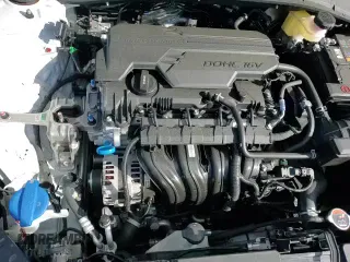 ✅ 2025 Hyundai Kona SEL • VIN: KM8HBCAB3SU196831 • Lot: 43823285. Listed on Copart with 4,226 mi. Free auction sales archive from the USA and detailed vehicle history report at DreamBid. Image 14.