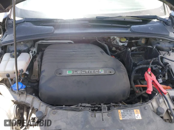 ✅ 2015 Ford Focus Electric • VIN: 1FADP3R47FL275351 • Lot: 45113072. Wystawiony na IAAI z przebiegiem 47 612 mil. Bezpłatny archiwum sprzedaży aukcyjnych z USA i szczegółowy raport historii pojazdu na DreamBid. Zdjęcie 10.