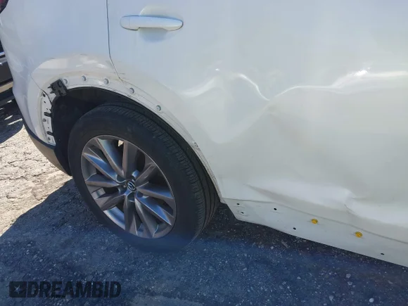 ✅ 2020 Mazda CX-9 Grand Touring • VIN: JM3TCADYXL0415090 • Lot: 41599205. Wystawiony na IAAI z przebiegiem 133 080 mil. Bezpłatny archiwum sprzedaży aukcyjnych z USA i szczegółowy raport historii pojazdu na DreamBid. Zdjęcie 6.