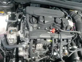 ✅ 2025 Kia K4 GT-Line Turbo • VIN: 3KPFW4DC5SE179523 • Лот: 82116615. Опубликован ранее на Copart с пробегом 898 миль. Бесплатный доступ к архиву аукционных продаж из США и подробный отчёт об истории автомобиля на DreamBid. Изображение 16.