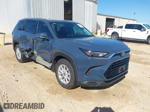 ✅ 2024 Toyota Highlander XLE • VIN: 5TDAAAA58RS002686 • Lot: 44291878. Listed on IAAI with 8,099 mi. Free auction sales archive from the USA and detailed vehicle history report at DreamBid. Image 1.