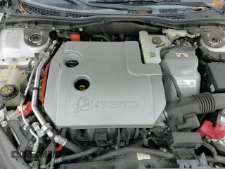 ✅ 2011 Ford Fusion Hybrid • VIN: 3FADP0L37BR135584 • Lot: 82399544. Listed on Copart with 108,575 mi. Free auction sales archive from the USA and detailed vehicle history report at DreamBid. Image 16.