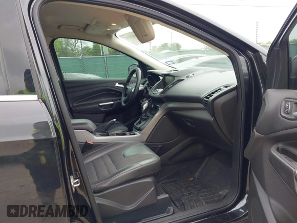 ✅ 2015 Ford Escape SE • VIN: 1FMCU0GX9FUC61435 • Lot: 45022193. Wystawiony na IAAI z przebiegiem 149 403 mil. Bezpłatny archiwum sprzedaży aukcyjnych z USA i szczegółowy raport historii pojazdu na DreamBid. Zdjęcie 5.