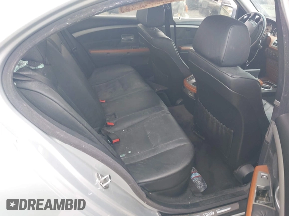 ✅ 2003 BMW 7 Series 745i • VIN: WBAGL63433DP64247 • Lot: 41938078. Wystawiony na IAAI z przebiegiem 153 984 mil. Bezpłatny archiwum sprzedaży aukcyjnych z USA i szczegółowy raport historii pojazdu na DreamBid. Zdjęcie 8.
