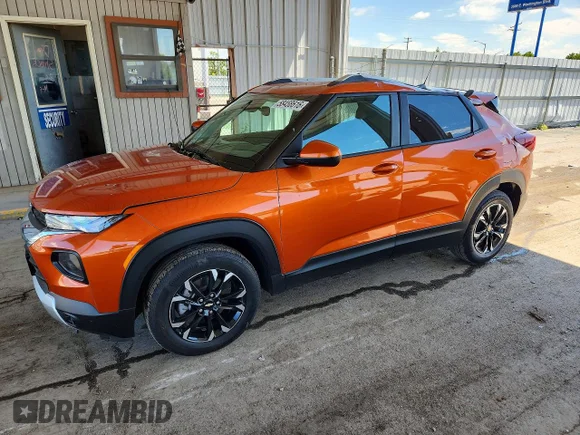 ✅ 2023 Chevrolet TrailBlazer LT • VIN: KL79MPSL2PB127002 • Lot: 58458616. Wystawiony na Copart z przebiegiem 22 741 mil. Bezpłatny archiwum sprzedaży aukcyjnych z USA i szczegółowy raport historii pojazdu na DreamBid. Zdjęcie 1.