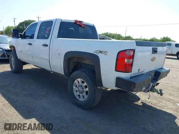 ✅ 2011 Chevrolet Silverado 2500HD LT • VIN: 1GC1KXCG4BF161192 • Лот: 44772328. Опубліковано раніше на IAAI з пробігом 262 028 миль. Безкоштовний доступ до архіву аукціонних продажів зі США та докладний звіт про історію автомобіля на DreamBid. Зображення 3.