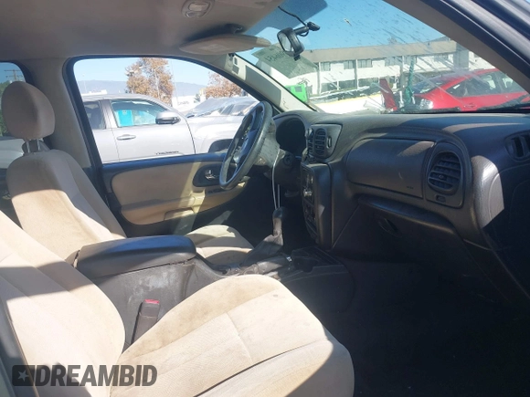 ✅ 2005 Chevrolet TrailBlazer LS • VIN: 1GNDS13S852234470 • Lot: 43906454. Wystawiony na IAAI z przebiegiem 276 772 mil. Bezpłatny archiwum sprzedaży aukcyjnych z USA i szczegółowy raport historii pojazdu na DreamBid. Zdjęcie 5.