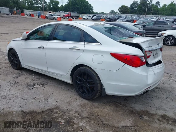 ✅ 2013 Hyundai Sonata SE • VIN: 5NPEC4AB4DH643285 • Lot: 45363943. Wystawiony na IAAI z przebiegiem 215 668 mil. Bezpłatny archiwum sprzedaży aukcyjnych z USA i szczegółowy raport historii pojazdu na DreamBid. Zdjęcie 3.