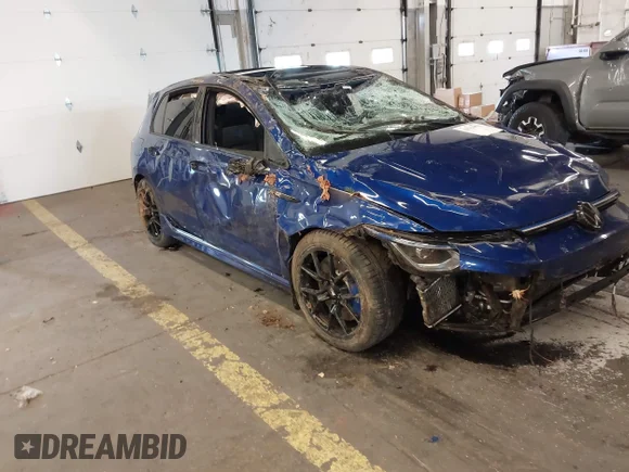 ✅ 2023 Volkswagen Golf R • VIN: WVWFB7CD2PW209436 • Lot: 43704962. Wystawiony na IAAI z przebiegiem 24 625 mil. Bezpłatny archiwum sprzedaży aukcyjnych z USA i szczegółowy raport historii pojazdu na DreamBid. Zdjęcie 1.