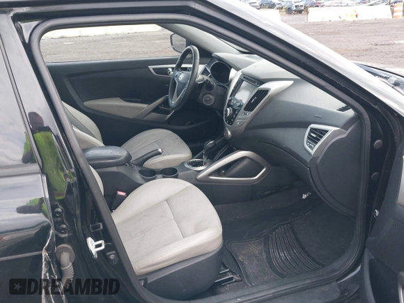 ✅ 2013 Hyundai Veloster w/Gray Int • VIN: KMHTC6AD1DU116567 • Lot: 43273057. Wystawiony na IAAI z przebiegiem 109 490 mil. Bezpłatny archiwum sprzedaży aukcyjnych z USA i szczegółowy raport historii pojazdu na DreamBid. Zdjęcie 5.