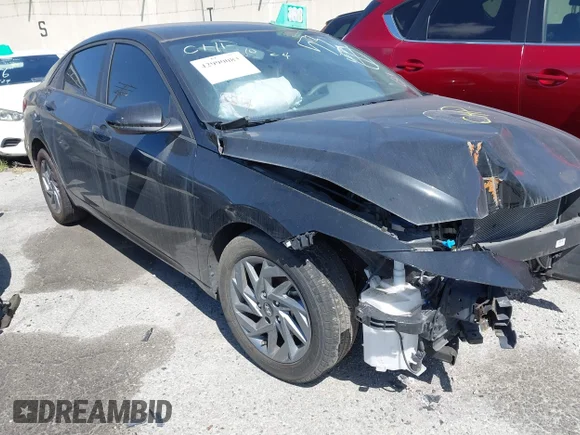 ✅ 2024 Hyundai Elantra SEL • VIN: KMHLM4DG4RU775001 • Lot: 42990083. Wystawiony na IAAI z przebiegiem 22 798 mil. Bezpłatny archiwum sprzedaży aukcyjnych z USA i szczegółowy raport historii pojazdu na DreamBid. Zdjęcie 1.