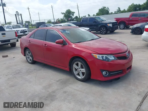 ✅ 2014 Toyota Camry SE • VIN: 4T1BF1FK1EU748581 • Лот: 45391989. Опубліковано раніше на IAAI з пробігом 133 474 миль. Безкоштовний доступ до архіву аукціонних продажів зі США та докладний звіт про історію автомобіля на DreamBid. Зображення 1.