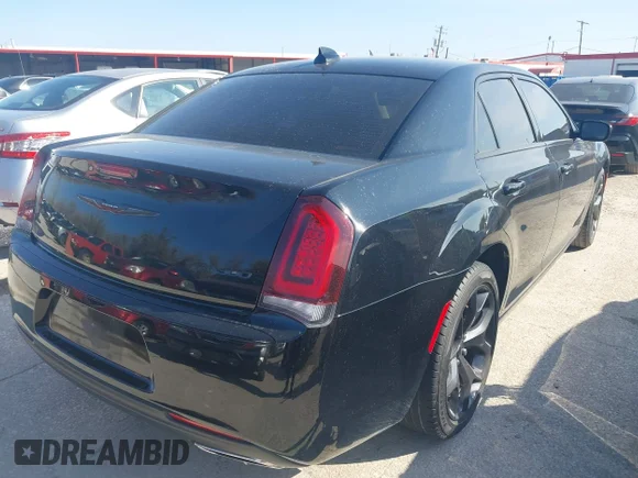 ✅ 2018 Chrysler 300 S • VIN: 2C3CCABG5JH244958 • Lot: 44310562. Listed on IAAI with 92,823 mi. Free auction sales archive from the USA and detailed vehicle history report at DreamBid. Image 4.