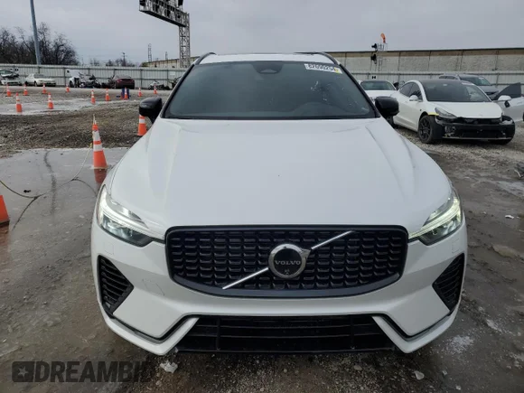 ✅ 2024 Volvo XC60 Plus Dark Theme • VIN: YV4H60DL7R1749677 • Lot: 82690254. Wystawiony na Copart z przebiegiem 11 789 mil. Bezpłatny archiwum sprzedaży aukcyjnych z USA i szczegółowy raport historii pojazdu na DreamBid. Zdjęcie 5.